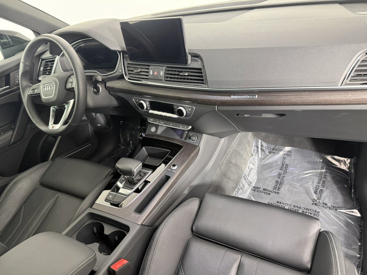 Used 2025 Audi Q5 e Premium Plus w/ Premium Plus Package image 11