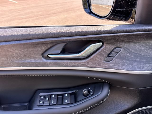 New 2026 Jeep Grand Cherokee Limited AWD/4WD image 15