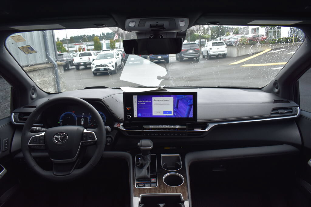 Certified 2025 Toyota Sienna Platinum AWD/4WD image 26
