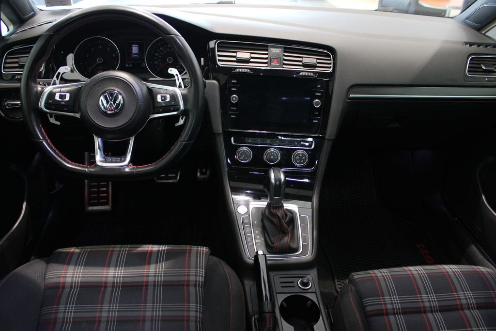 Used 2018 Volkswagen GTI SE image 6