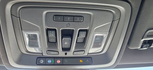 Used 2024 GMC Sierra 2500 SLT w/ SLT Premium Package image 30