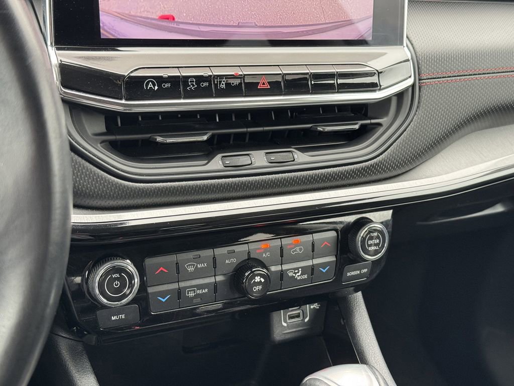 Used 2022 Jeep Compass Trailhawk w/ Trailhawk Elite Group image 22