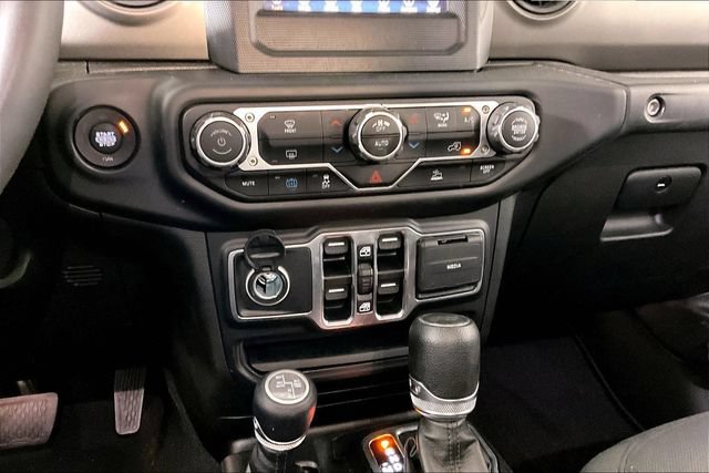 Used 2023 Jeep Wrangler Unlimited AWD/4WD image 7