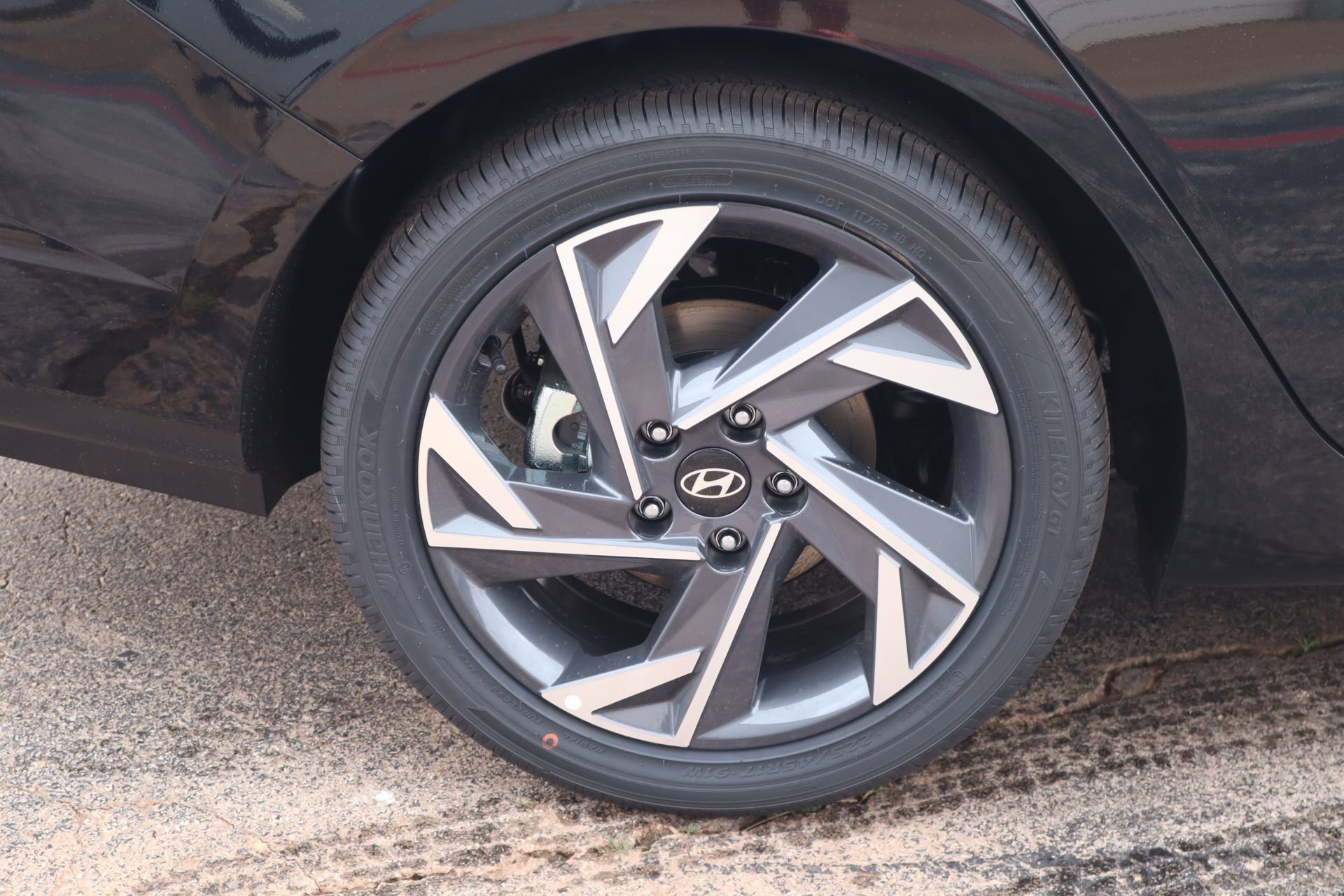 New 2026 Hyundai Elantra Limited image 4