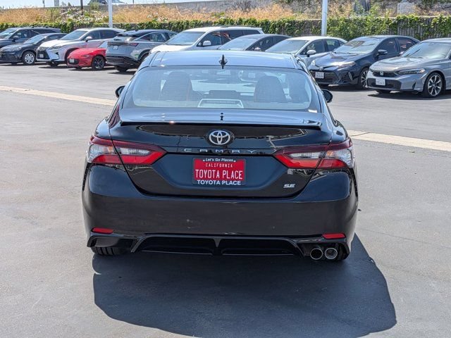 Used 2024 Toyota Camry SE w/ Cold Weather Package FWD image 10