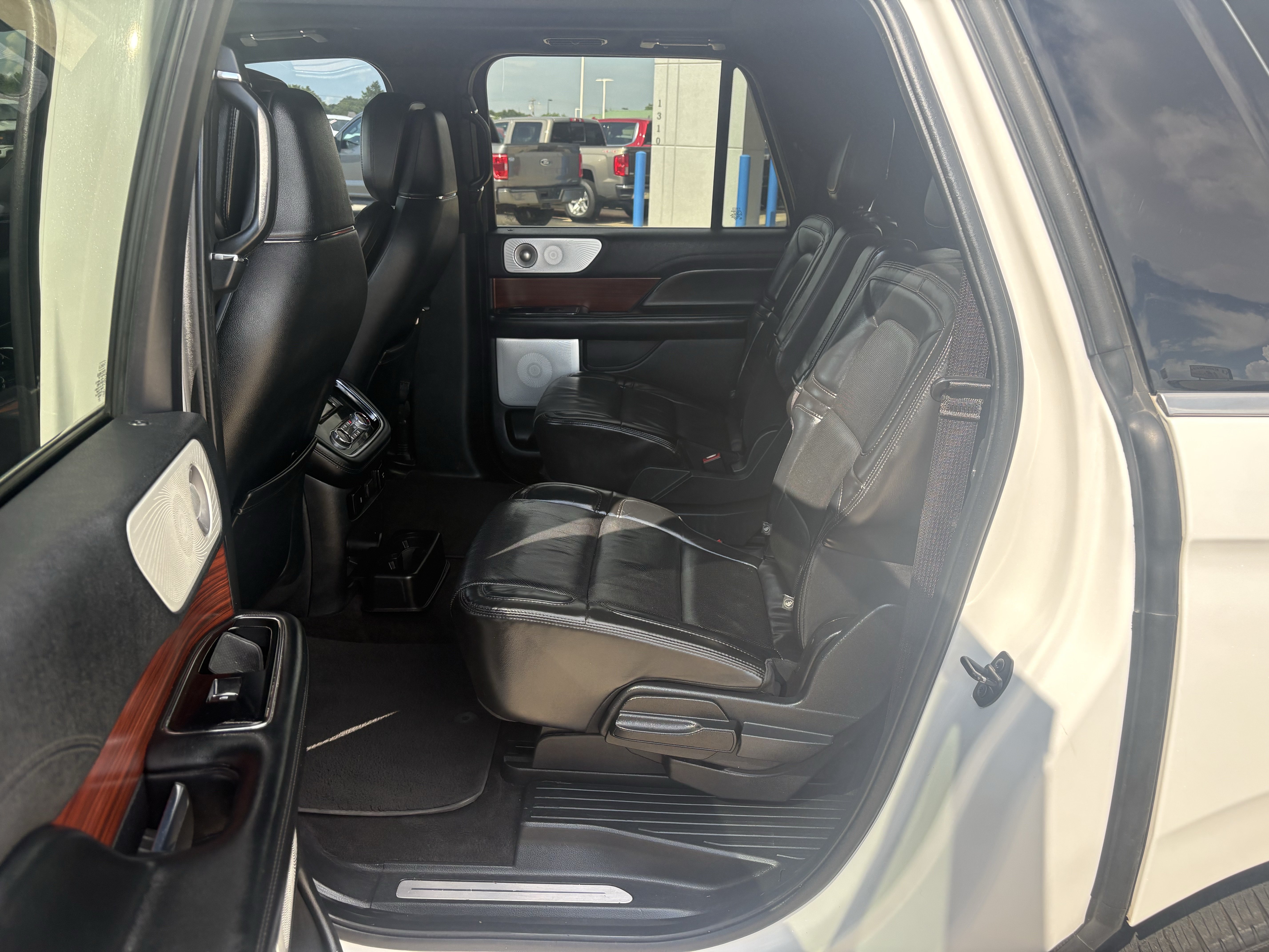 Used 2021 Lincoln Navigator L Reserve AWD/4WD image 12