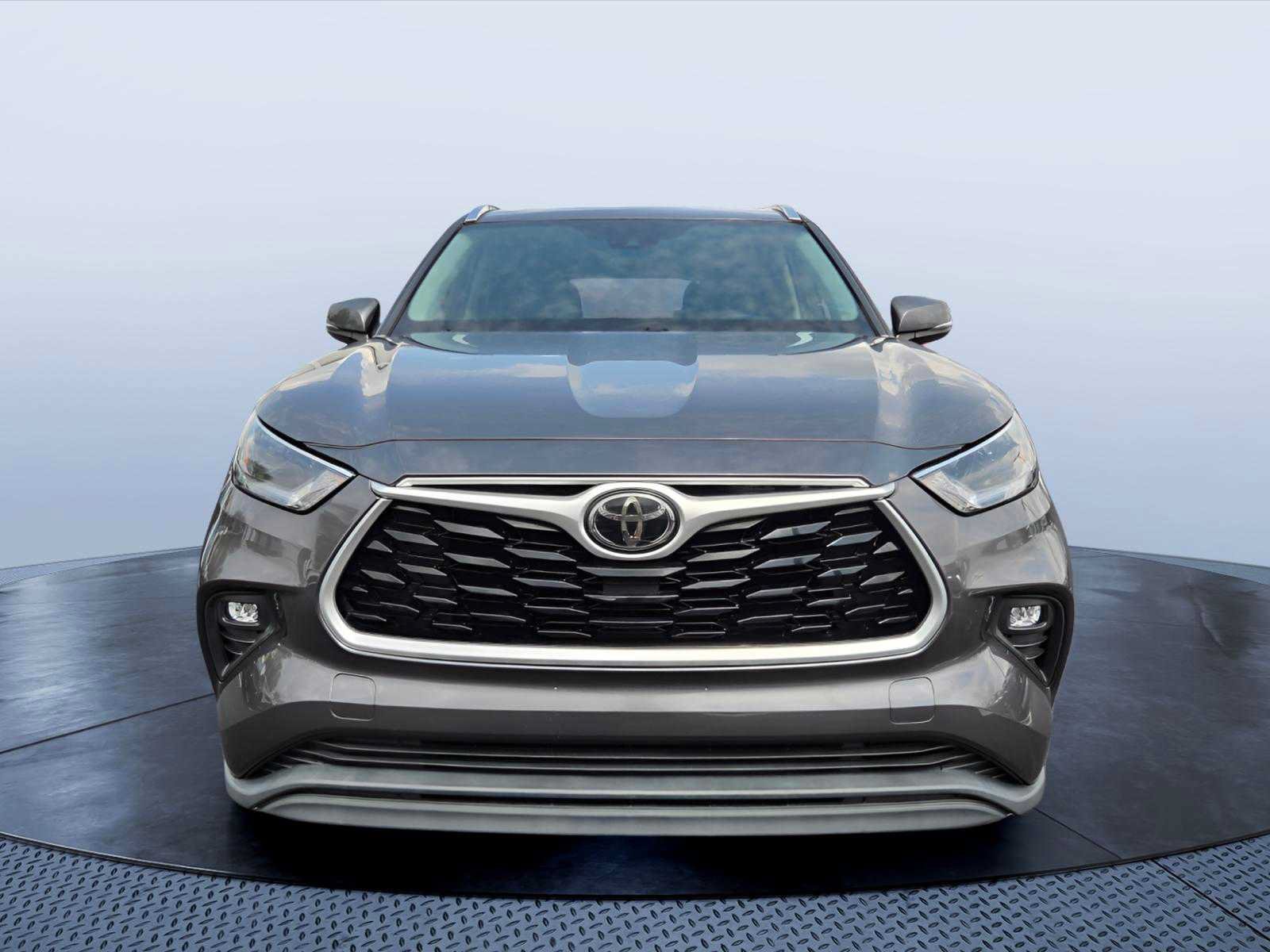 Used 2021 Toyota Highlander XLE FWD image 8