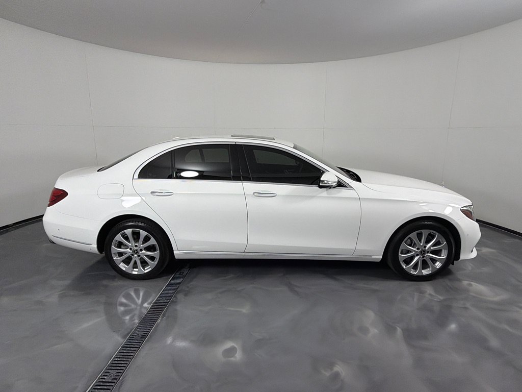 Used 2019 Mercedes-Benz E 300 4MATIC w/ Premium 1 Package image 4