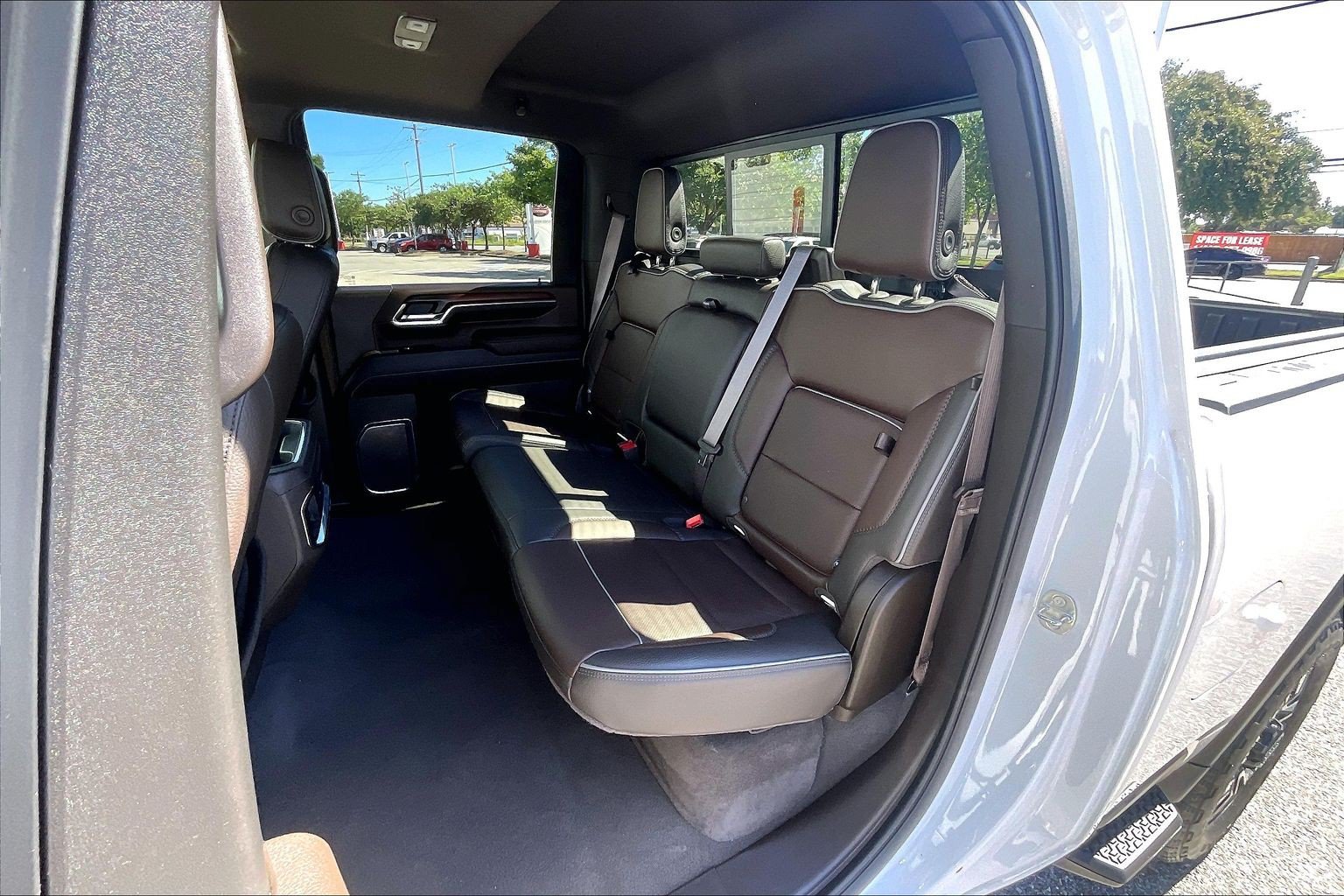 Used 2024 GMC Sierra 2500 Denali w/ Denali Reserve Package AWD/4WD image 30