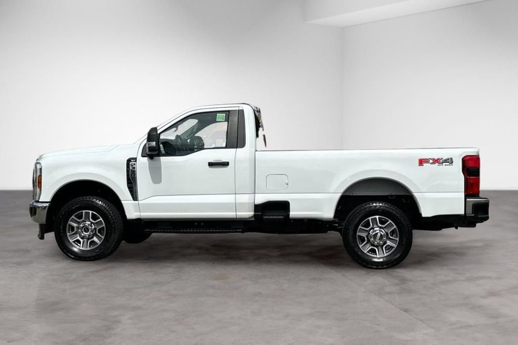 Used 2025 Ford F350 XLT w/ 360-Degree Camera Package AWD/4WD image 2