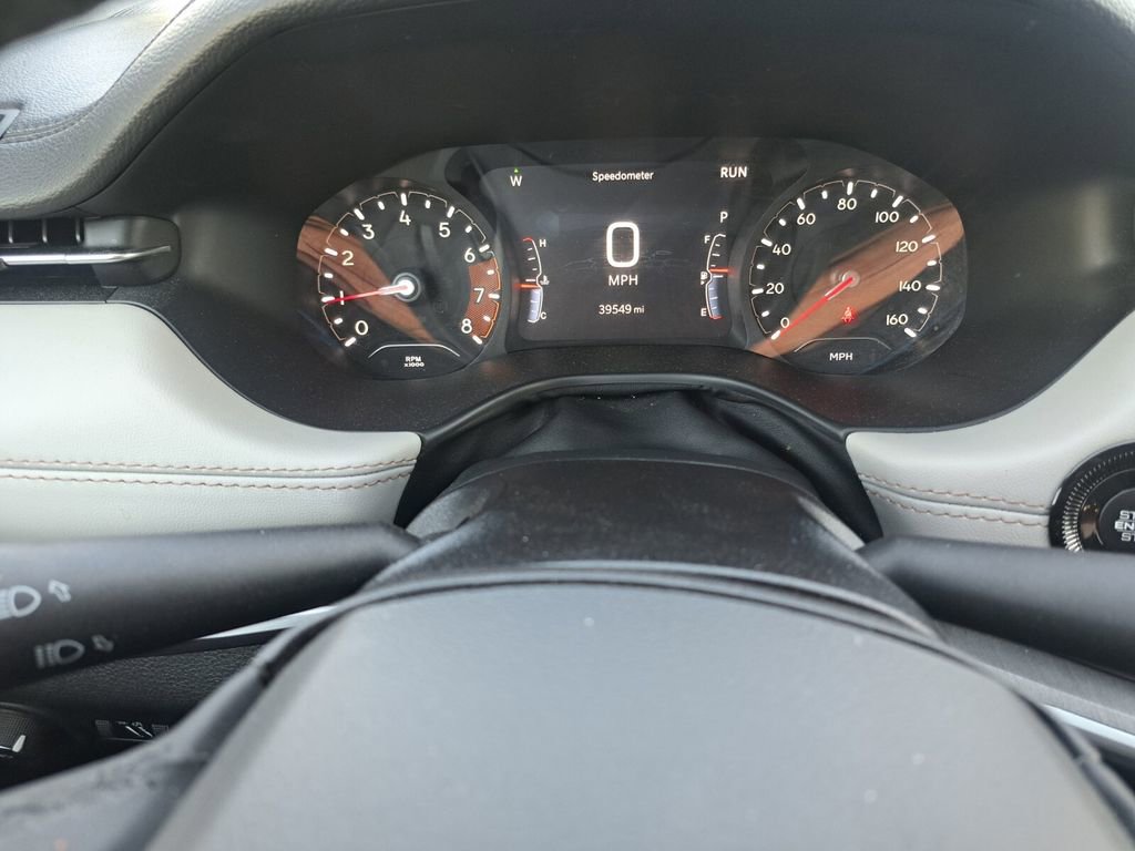 Used 2025 Jeep Compass Limited image 11