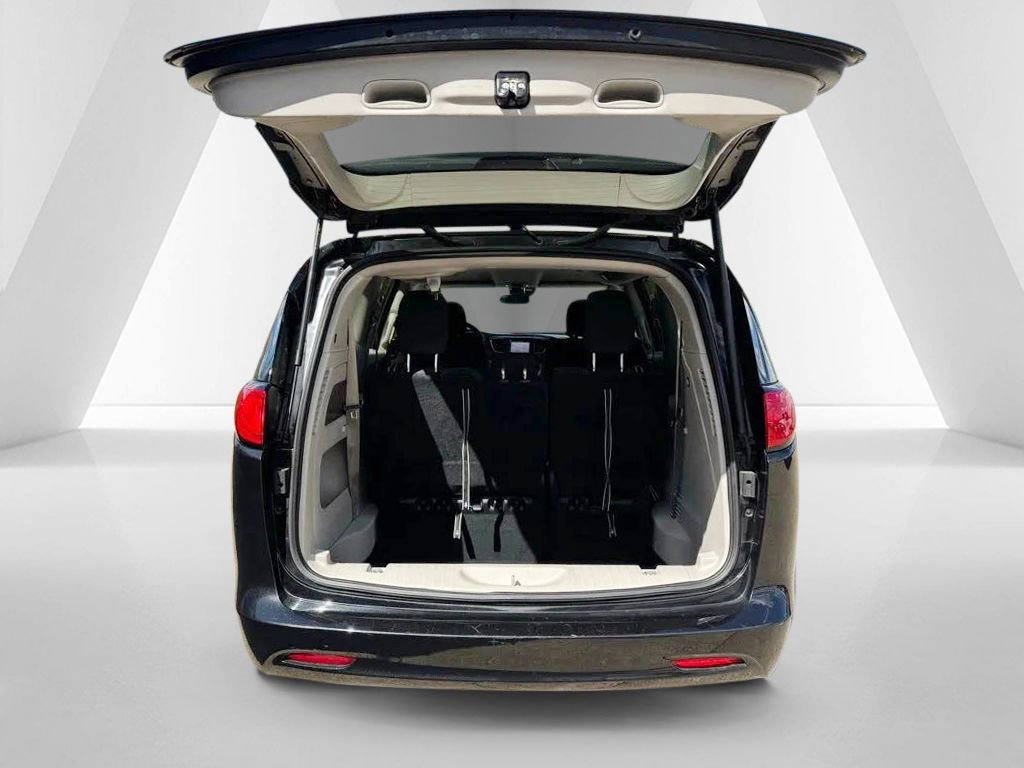 Used 2023 Chrysler Voyager LX FWD image 34