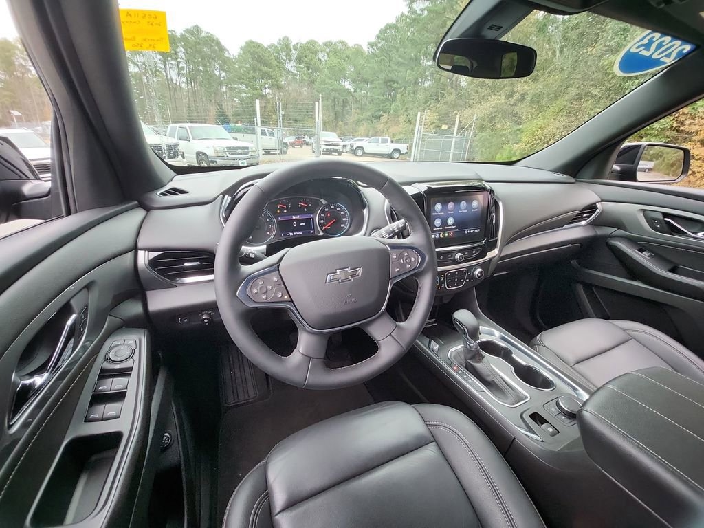 Used 2023 Chevrolet Traverse LT w/ Midnight/Sport Edition image 14