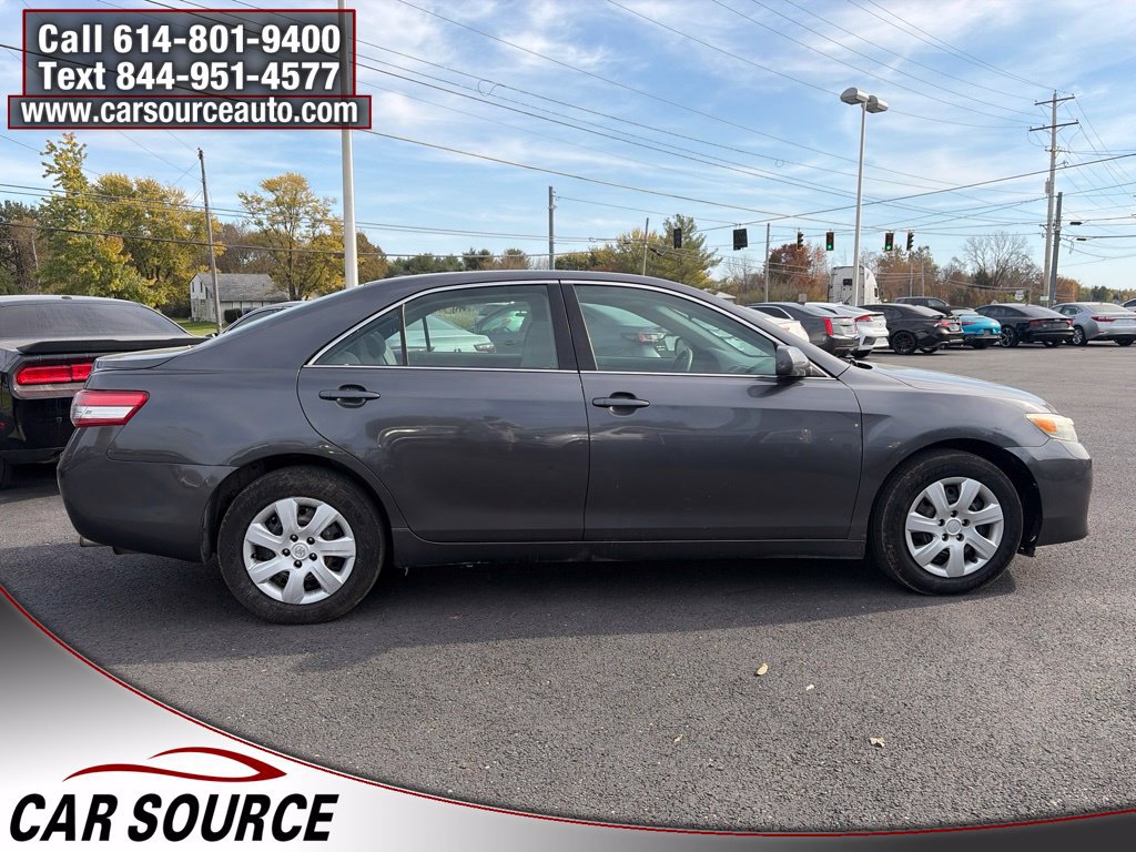 Used 2011 Toyota Camry LE FWD image 4
