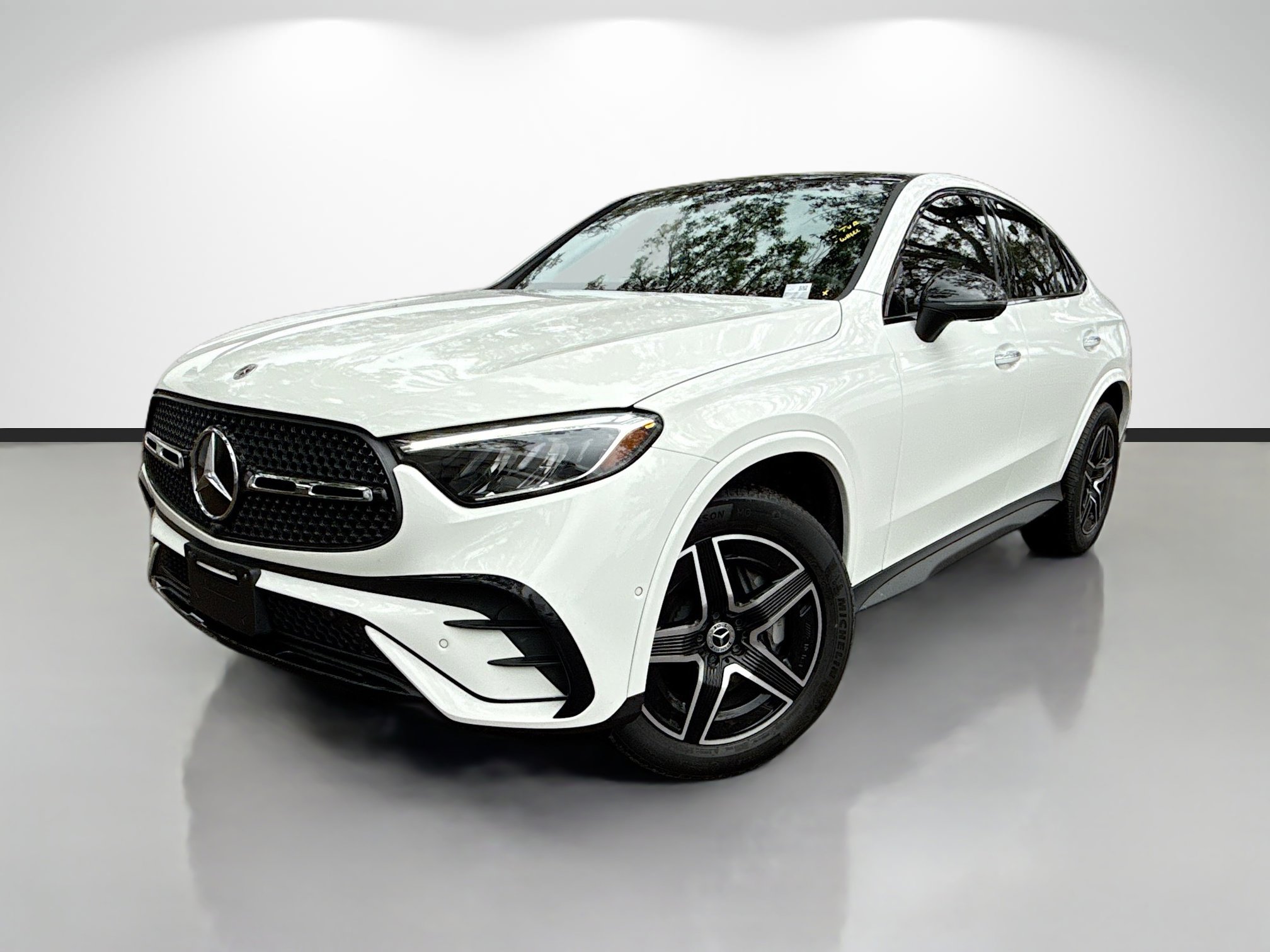 Used 2024 Mercedes-Benz GLC 300 4MATIC image 1