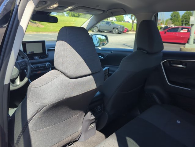 Used 2025 Toyota RAV4 XLE FWD image 23