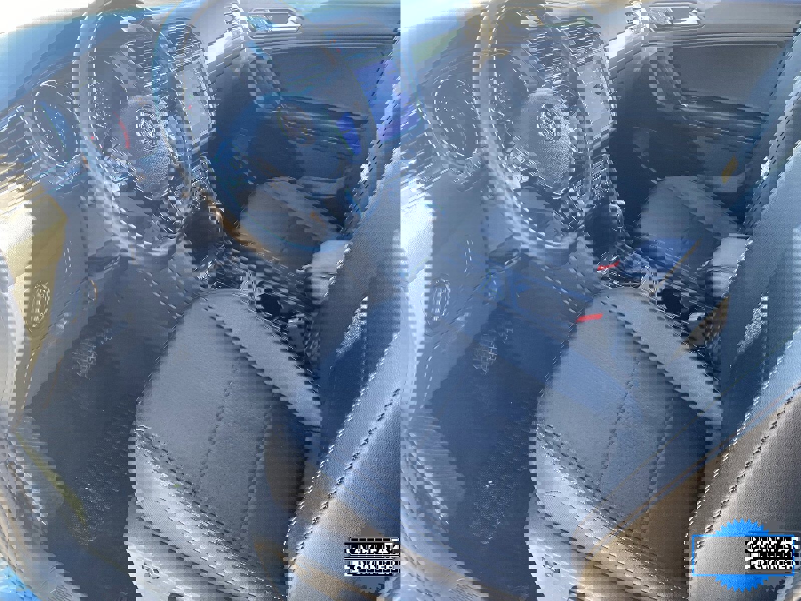 Used 2020 Volkswagen Tiguan SE image 19