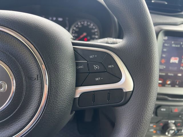 Used 2023 Jeep Renegade Latitude AWD/4WD image 12