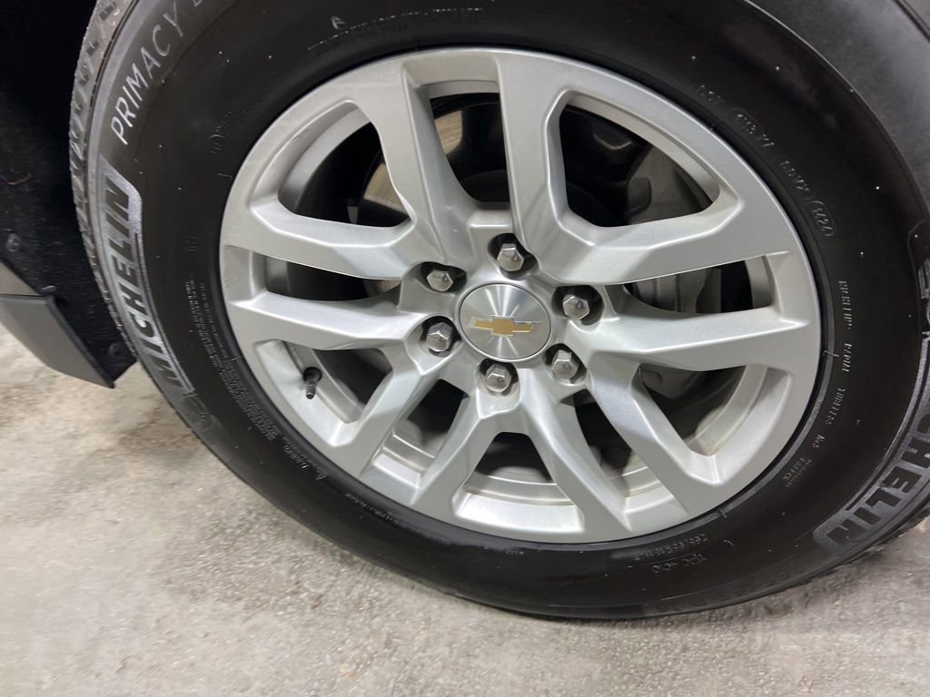 Used 2024 Chevrolet Suburban LT image 44