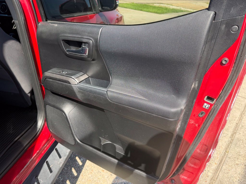 Used 2019 Toyota Tacoma TRD Sport RWD image 16