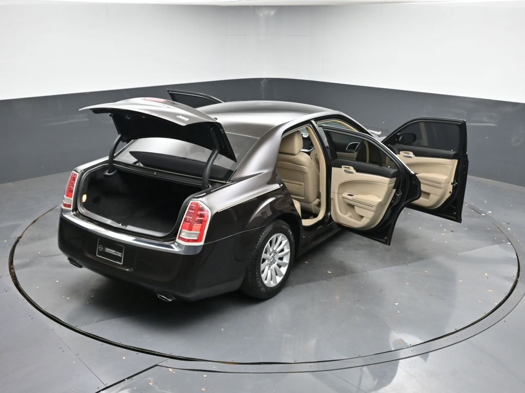 Used 2013 Chrysler 300 Base image 46