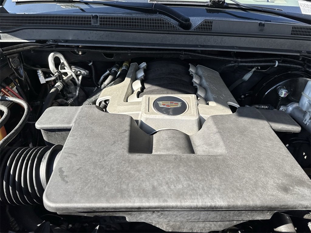 Used 2019 Cadillac Escalade Platinum w/ Escalade Sport Edition image 60