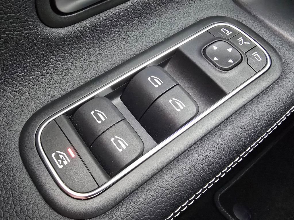 Used 2025 Mercedes-Benz CLA 250 4MATIC image 26