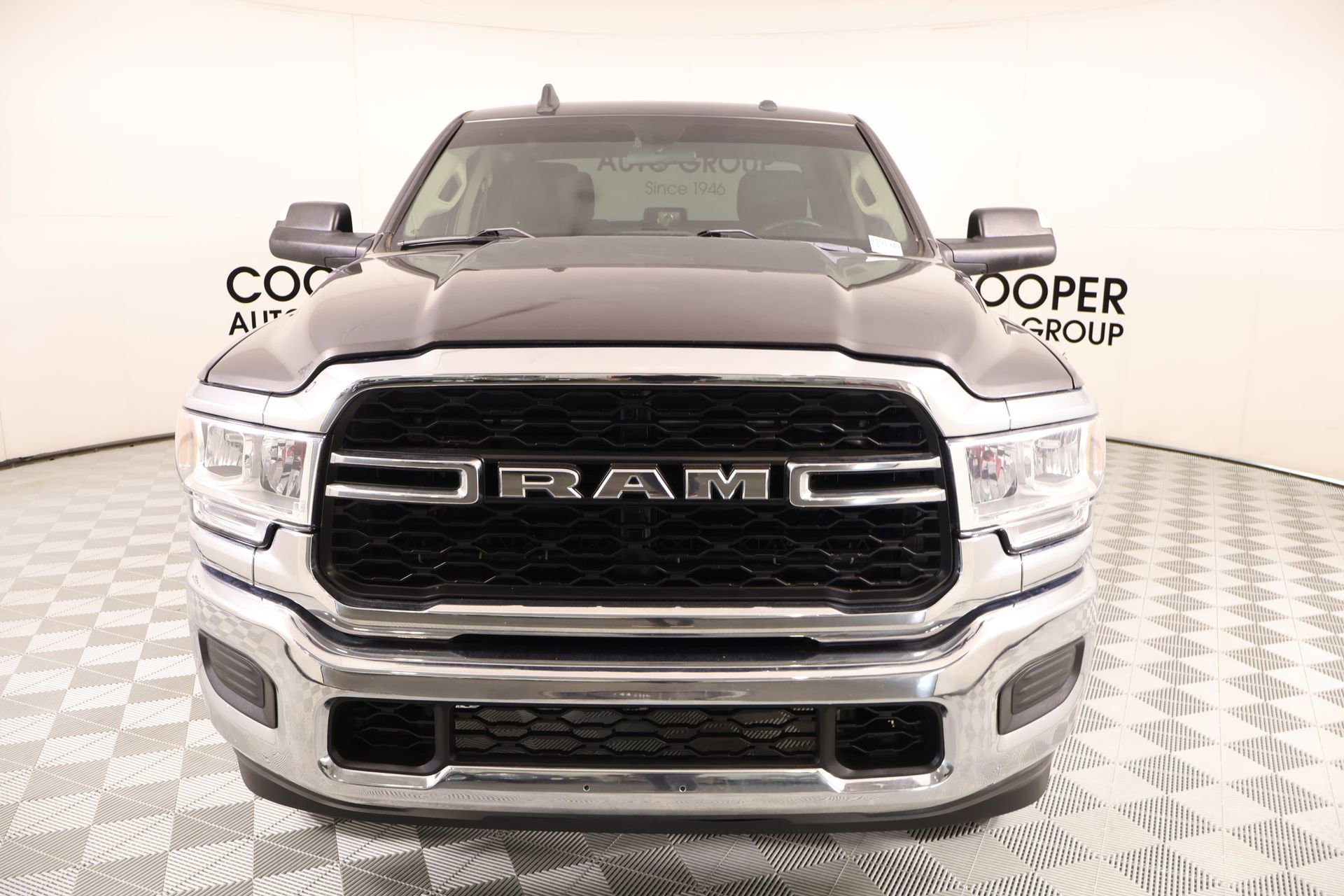 Used 2020 RAM 2500 Tradesman w/ Chrome Appearance Group AWD/4WD image 9