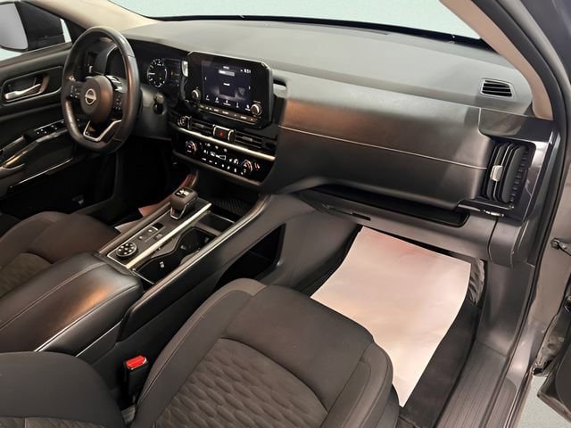Used 2022 Nissan Pathfinder SV w/ SV Premium Package image 13