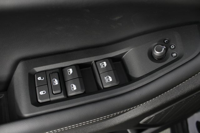 New 2025 Jeep Grand Cherokee L Limited w/ Black Appearance Package image 16