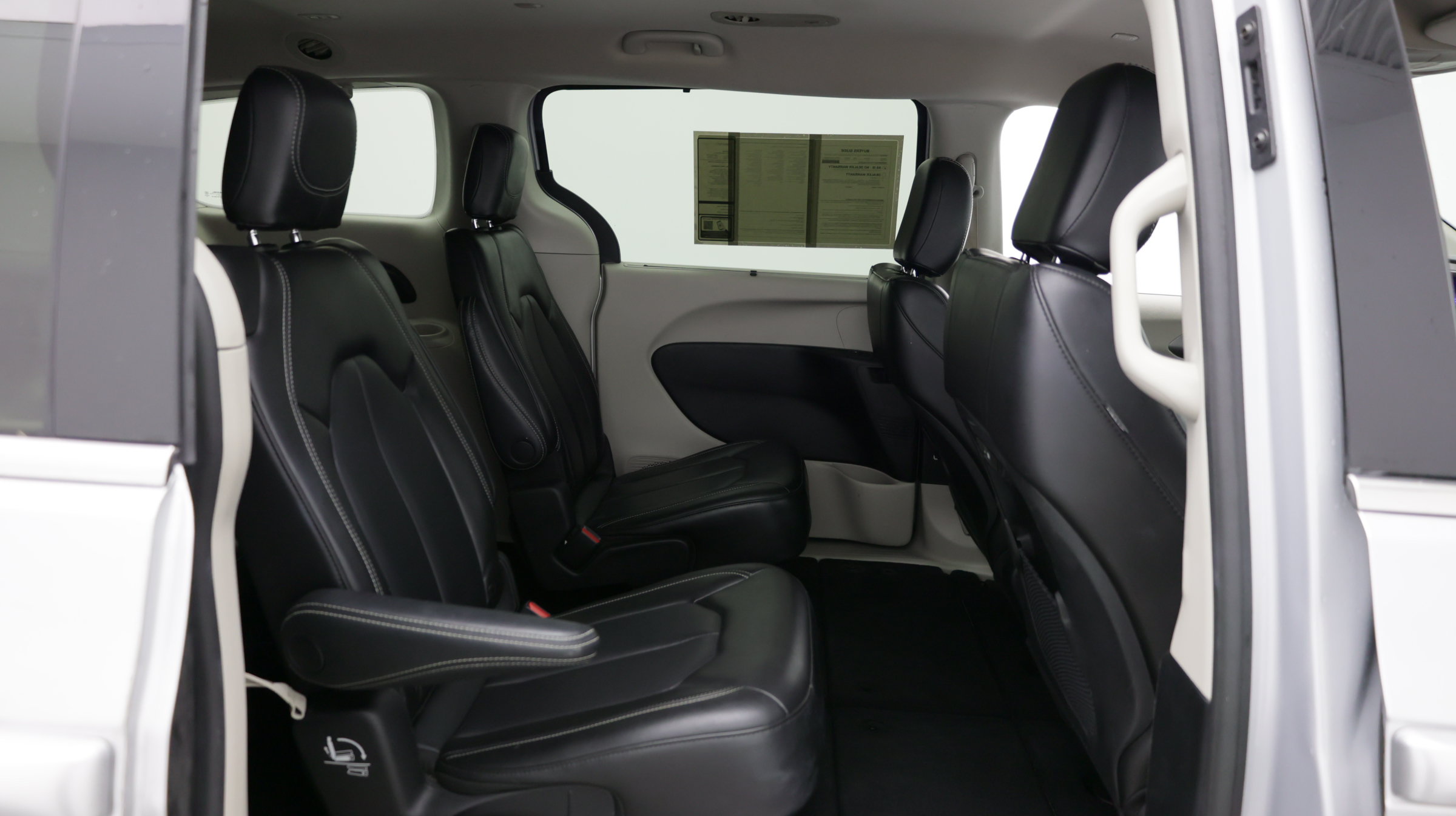 Used 2023 Chrysler Pacifica Touring-L FWD image 38