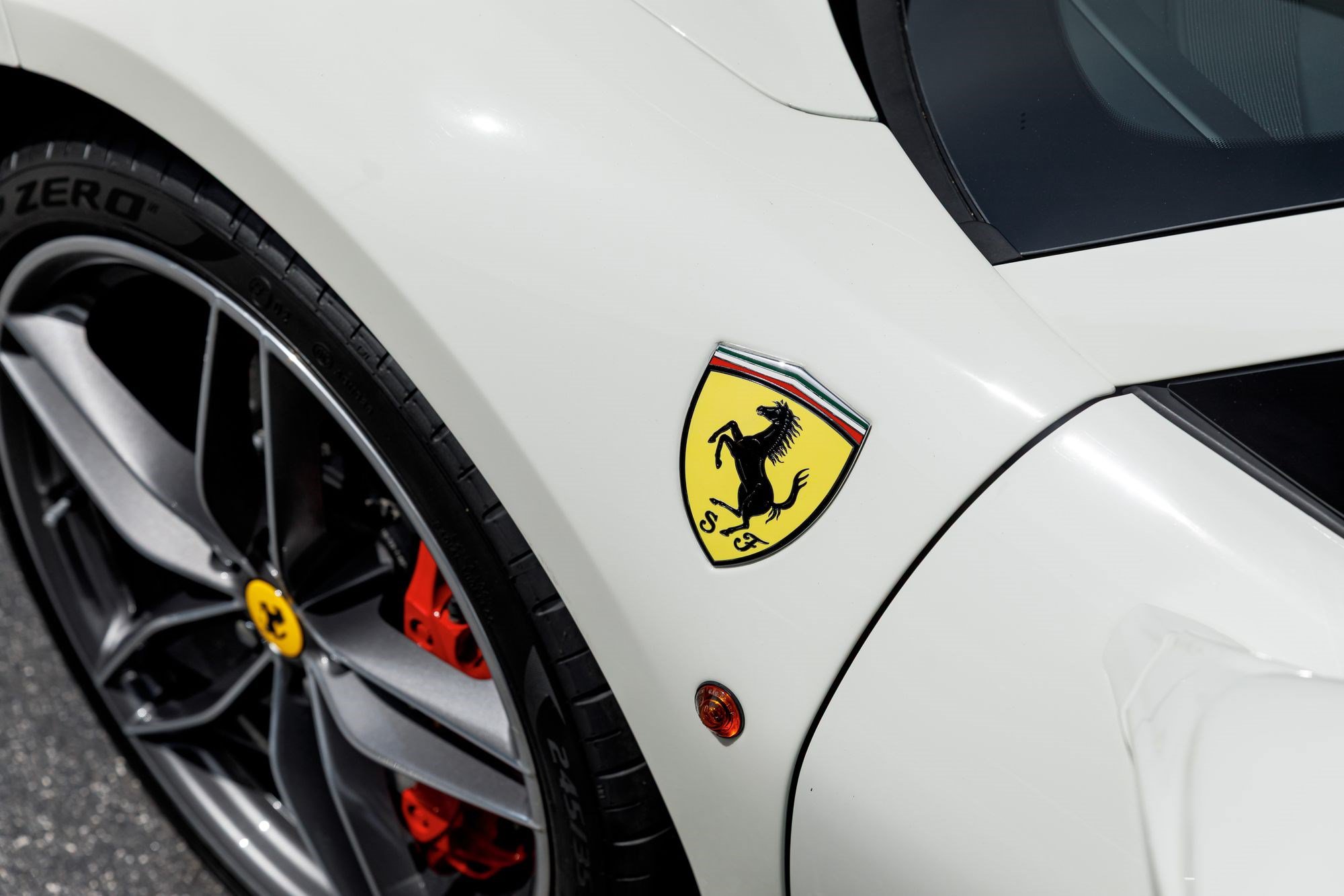 Used 2019 Ferrari 488 Spider RWD image 45