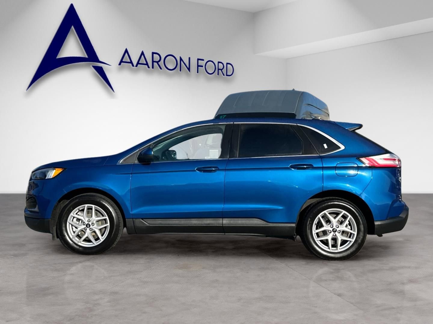 Used 2024 Ford Edge SEL image 3