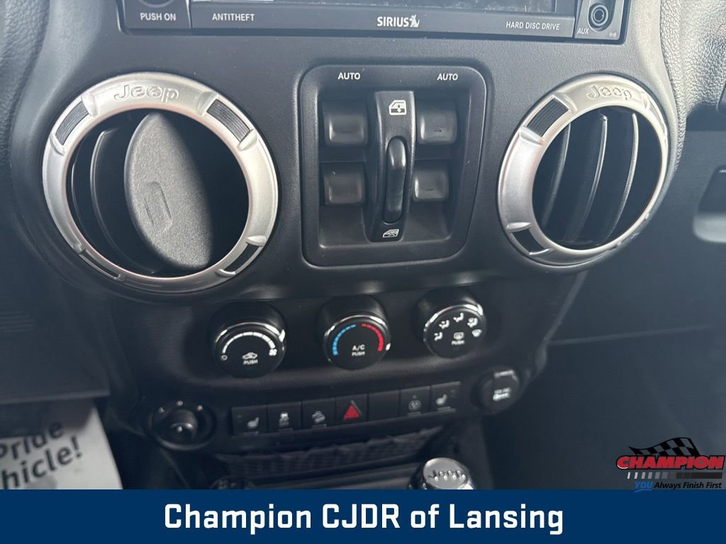 Used 2016 Jeep Wrangler Unlimited Rubicon w/ Connectivity Group image 26