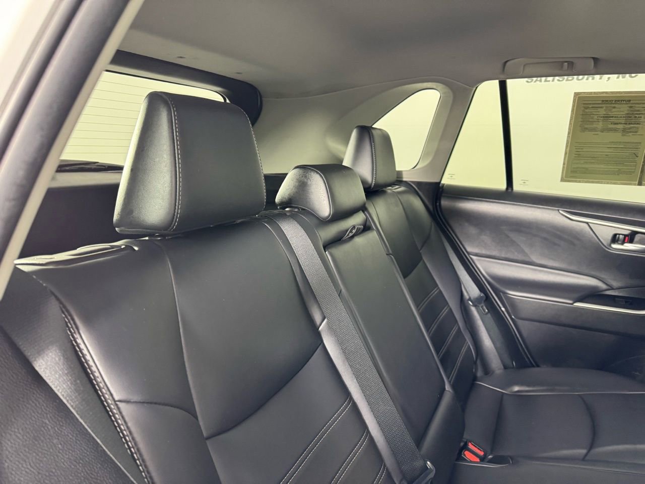 Used 2020 Toyota RAV4 XLE Premium image 27