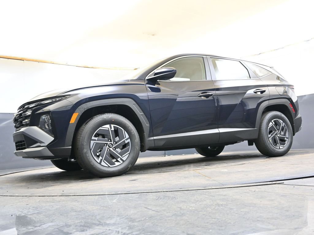New 2026 Hyundai Tucson Blue SE image 30