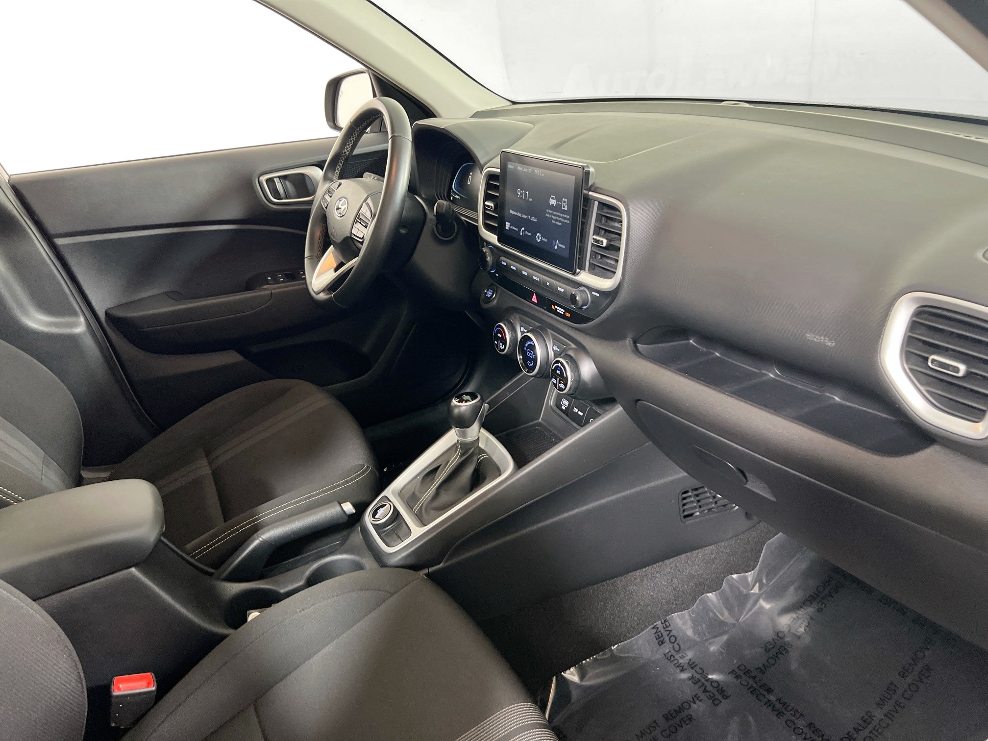 Used 2024 Hyundai Venue SEL FWD image 27
