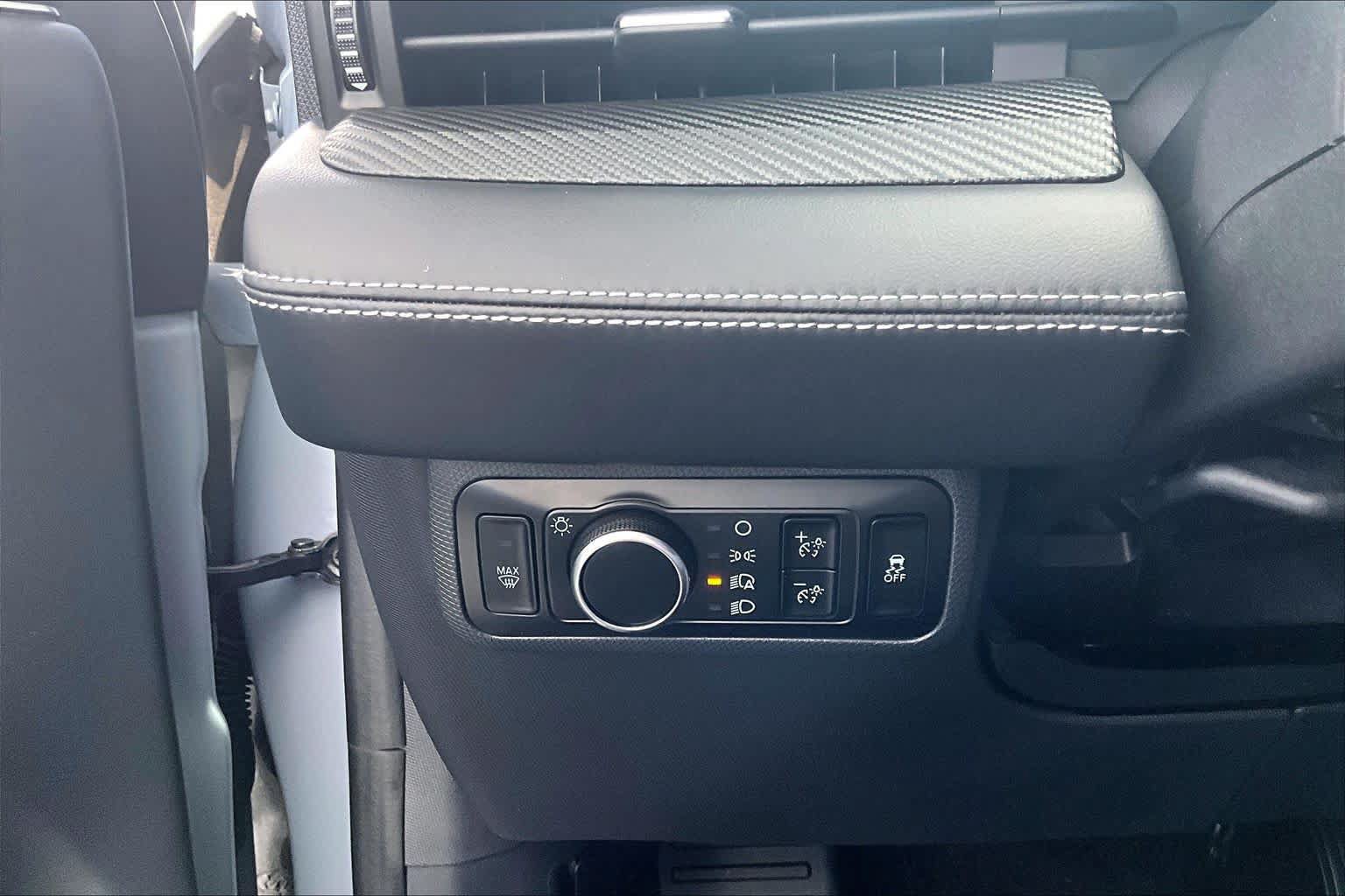 Used 2024 Ford Mustang Mach-E Select RWD image 32
