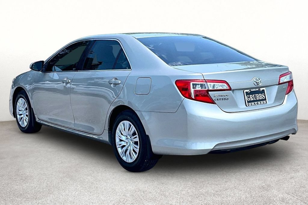 Used 2014 Toyota Camry LE FWD image 14