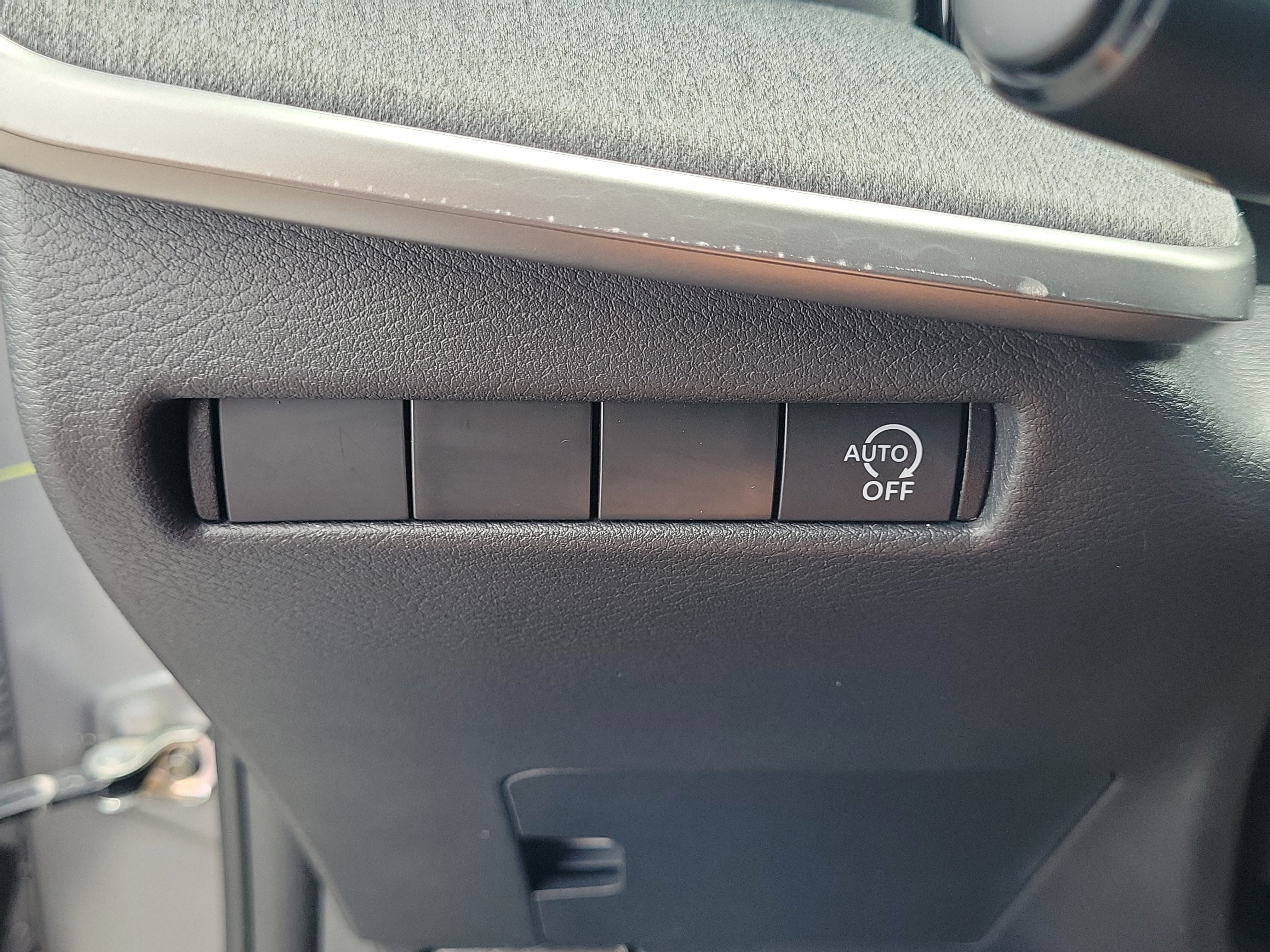 Certified 2025 Nissan Kicks SV FWD image 22