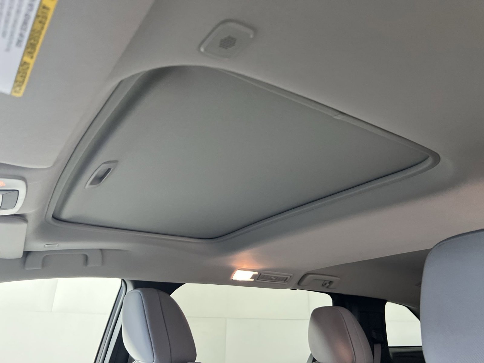 Used 2025 Toyota Sienna LE w/ LE Plus Package image 24