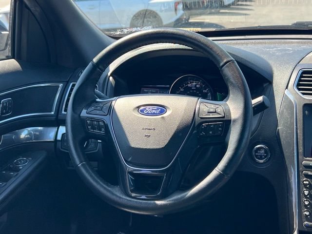 Used 2019 Ford Explorer Limited w/ Ford Safe & Smart Package AWD/4WD image 14