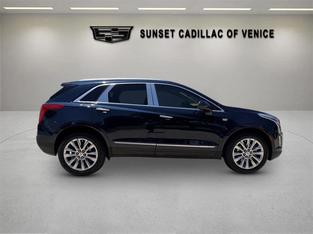 Used 2017 Cadillac XT5 Platinum AWD/4WD image 2