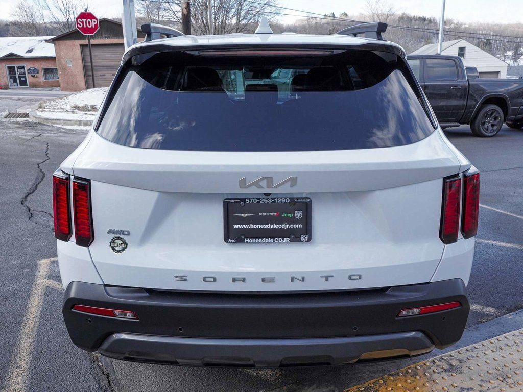 Used 2022 Kia Sorento S image 6