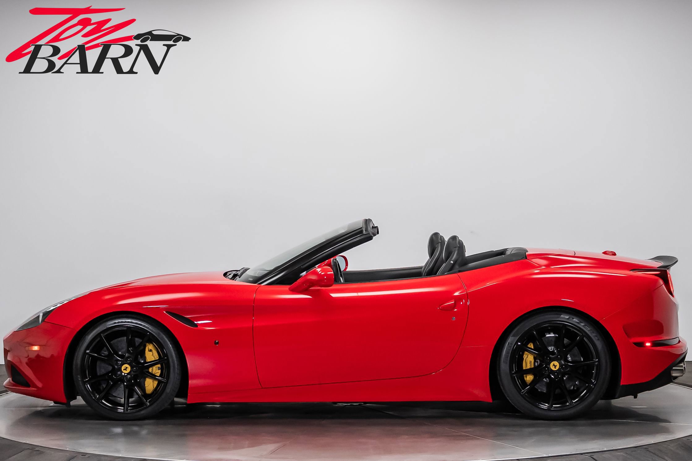 Used 2016 Ferrari California T RWD image 2