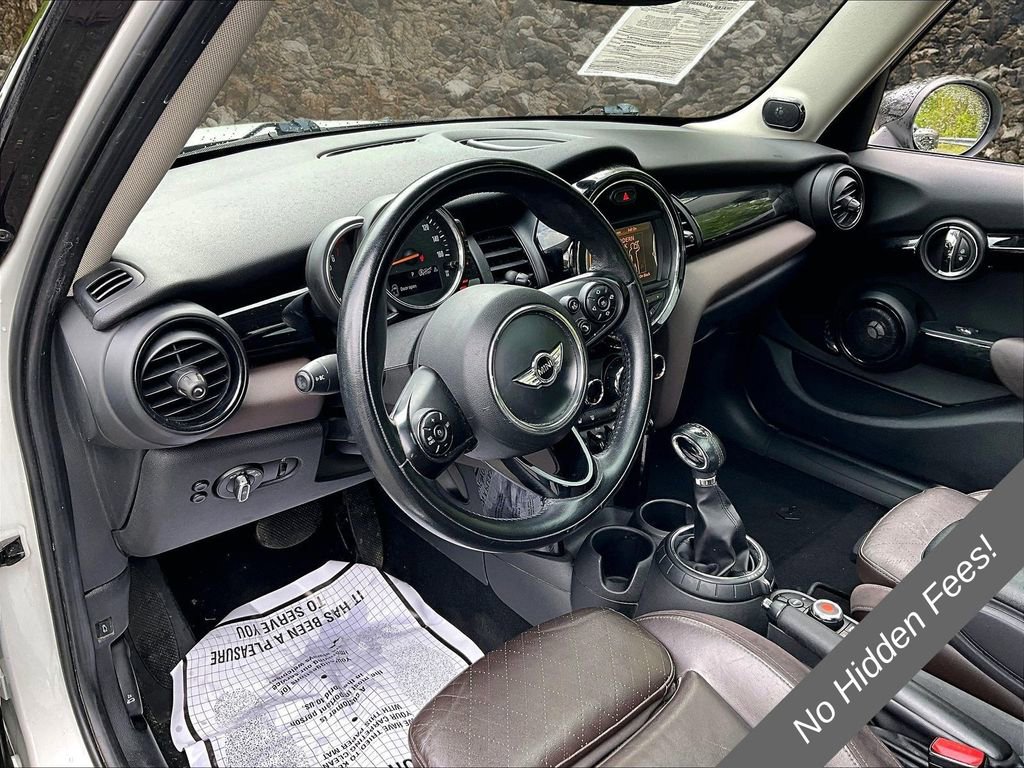 Used 2016 MINI Cooper 4-Door Hardtop w/ Premium Package FWD image 11