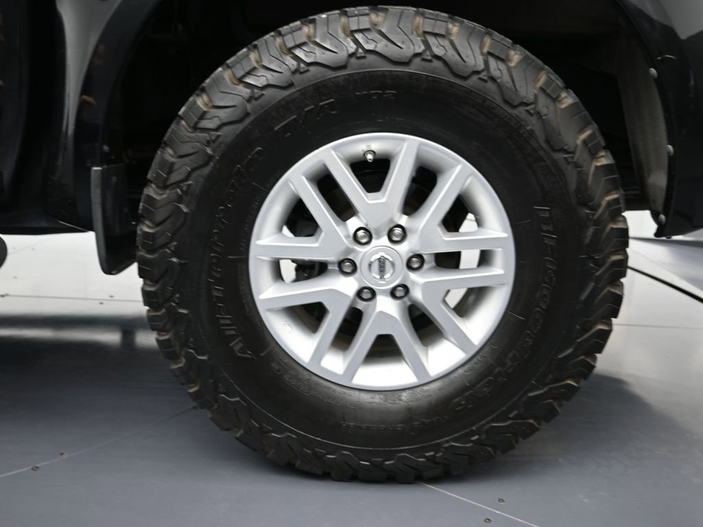 Used 2019 Nissan Frontier SV image 9