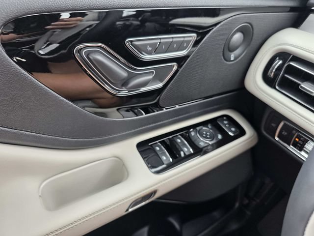 New 2026 Lincoln Aviator Reserve w/ Illumination Package RWD image 12