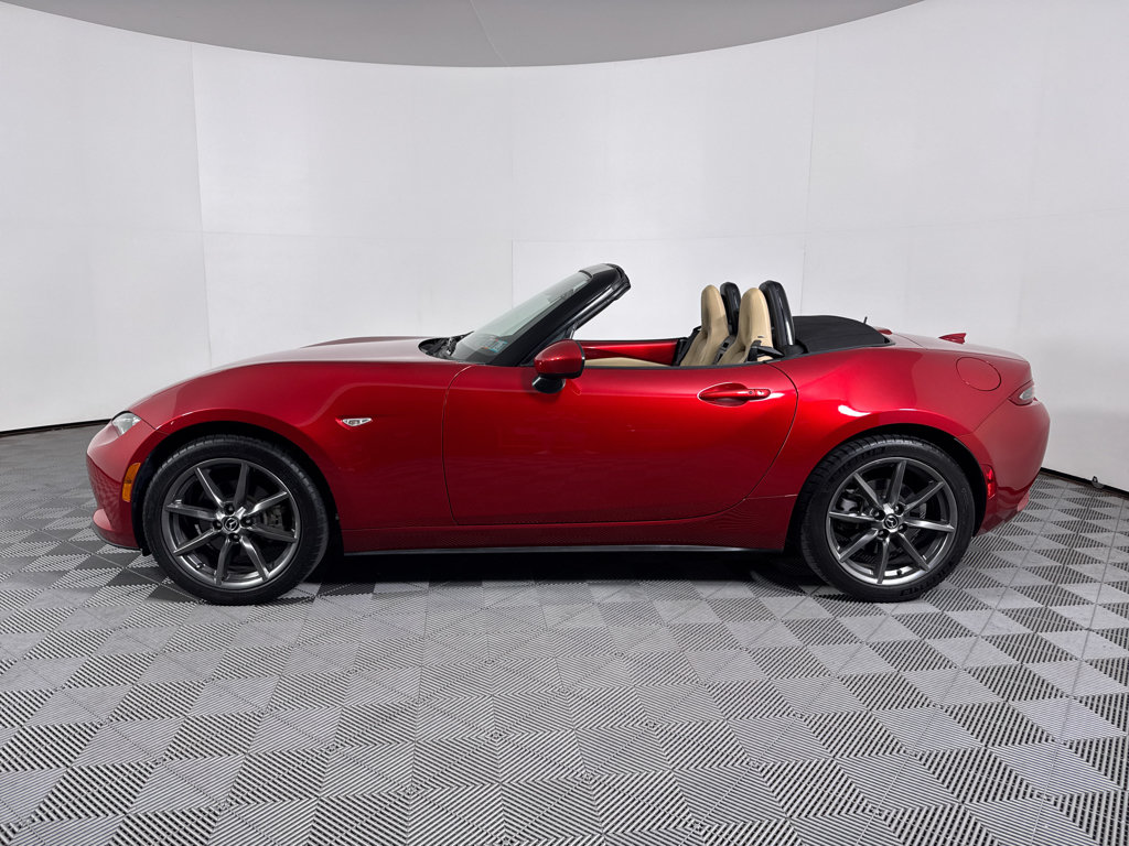Used 2016 MAZDA MX-5 Miata Grand Touring RWD image 13