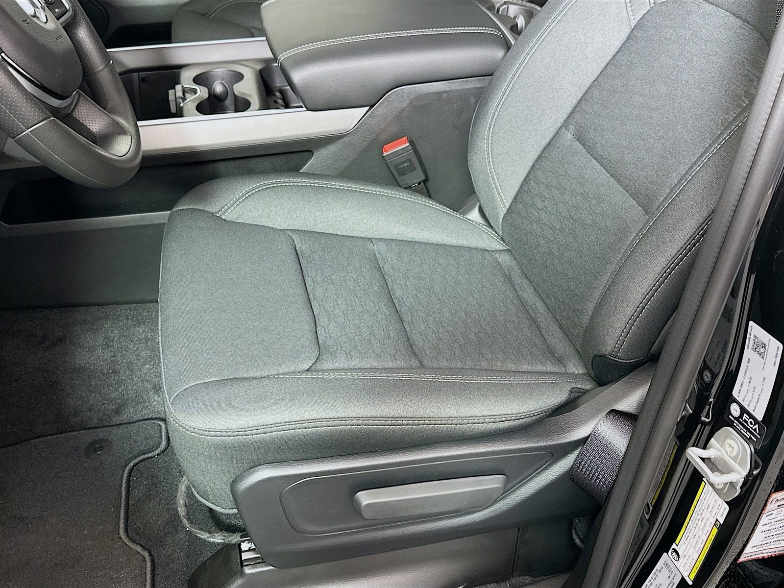 New 2026 RAM 1500 Express AWD/4WD image 19
